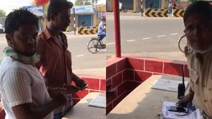 எதுக்கு இங்க நின்னு வீடியோ எடுக்கிறே.. போடா அந்தாண்ட.. லத்தியால் அடித்த எஸ்ஐ. மாலா! 