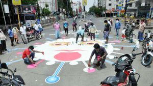விலகி இரு.. வீட்டிலேயே இரு.. திருச்சி சாலையை அலங்கரிக்கும் கொரோனா விழிப்புணர்வு ஓவியங்கள் 