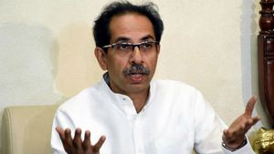 பால்கரில் 2 சாமியார்கள் அடித்து கொலை- மதபிரச்சனை எதுவுமே இல்லை: மகா. முதல்வர் உத்தவ் தாக்கரே 