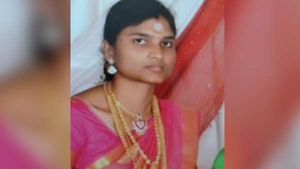 மாமியார் வீட்டில் அரளி விதையை அரைத்து சாப்பிட்ட லாவண்யா.. அம்மா வீட்டில் உயிரை விட்டார்.. தேனி ஷாக்