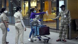 சென்னையில் இருந்து சேலத்திற்கு விமானத்தில் சென்ற 6 பேருக்கு கொரோனா.. பயணிகள் ஷாக்! 