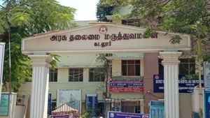 கடலூரில் ஒரே நாளில் 214 பேர் டிஸ்சார்ஜ்.. மருத்துவக்குழு சாதனை