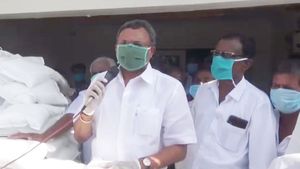 மதுவிலக்கு சாத்தியமே இல்லை- 2 மணிநேரமாவது மது கடையை திறந்திருக்க வேண்டும்: கார்த்தி சிதம்பரம் 