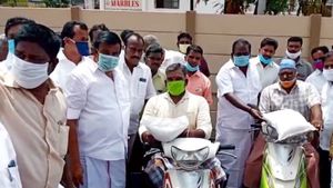 திமுகக்காரனை கொரோனா என்ன செய்யும்.. நெருங்கி சென்று.. கே.என்.நேருவை திகில்படுத்திய திமுக தொண்டர்கள் 