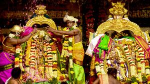 மதுரை சித்திரை திருவிழாவை காணமுடியவில்லை என வருத்தமா... மே 4-ம் தேதி ஹிஸ்டரி டிவி 18-ல் பாருங்க 