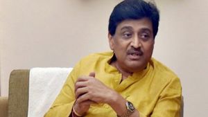 மகா. முன்னாள் முதல்வர் அசோக் சவாணுக்கு கொரோனா பாதிப்பு 