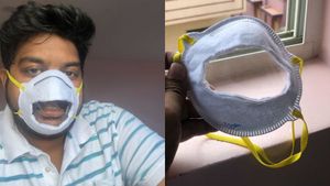 வாய்பேச முடியாதோருக்கு பிரத்யேக முகக்கவசம்... திருச்சியை சேர்ந்த இளம் மருத்துவரின் புதிய முயற்சி 