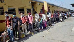 ஜான்சி டூ கோரக்பூர் ரயிலின் கழிவறையில் புலம்பெயர்ந்த தொழிலாளரின் உடல்.. 4 நாள் கழித்து கண்டெடுப்பு 
