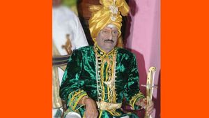 3 வயதில் ராஜாவாக முடிசூட்டப்பட்டவர்.. சிங்கம்பட்டி ஜமீன் முருகதாஸ் தீர்த்தபதியின் வாழ்க்கை வரலாறு 