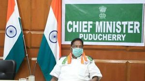 மின் விநியோகத்தை தனியாரிடம் ஒப்படைத்தால் கண்டிப்பாக எதிர்ப்போம்: புதுவை முதல்வர் நாராயணசாமி 