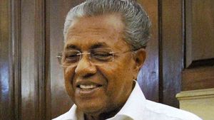 எதிர்ப்பு எதிரொலி.. அரசு முகாமில் தங்க ஏழைகள் கட்டணம் செலுத்த வேண்டியதில்லை.. பினராயி அறிவிப்பு! 