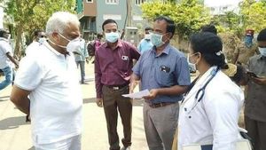  புதுவையில் ஒரே நாளில் 9 பேருக்கு கொரோனா உறுதி.. சுகாதாரத் துறை அமைச்சர் 