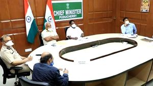புதுச்சேரியில் மே 17-க்குப் பின் தளர்வுகளுடன் ஊரடங்கு நீடிக்கும்: நாராயணசாமி 
