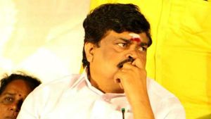 விளம்பரம் இல்லாமல் நாங்கள் உதவி செய்து வருகிறோம் -அமைச்சர் ராஜேந்திரபாலாஜி 