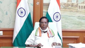 அரசு ஊழியர்கள் ஊதியத்தை தியாகம் செய்ய தயாராக இருக்க வேண்டும்.. நாராயணசாமி 