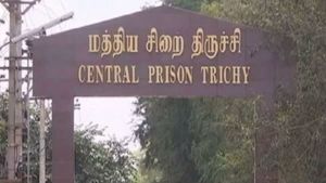 சிறைக்குள்ளும் பரவிய கொரோனா.. திருச்சி மத்திய சிறையில் ஆயுள் தண்டனை கைதிக்கு தொற்று உறுதி 