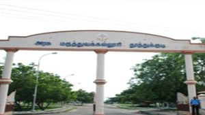 தூத்துக்குடி அரசு மருத்துவக் கல்லூரி டீன் இடமாற்றம்.. கொரோனாவுக்கு பின்னர் இது 4ஆவது முறை! 