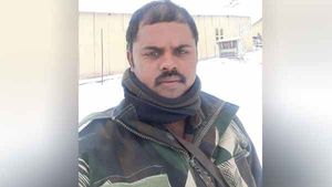 சோகத்தில் பழனியின் சொந்த கிராமம்.. நேரில் சென்று கலெக்டர் ஆறுதல்.. இன்று மாலை வருகிறது உடல் 