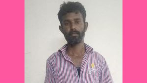 மனநலம் பாதிக்கப்பட்ட மாமியாரை.. காலால் மிதித்தே கொன்ற லாரி டிரைவர்.. நடுங்கும் ஓமலூர்