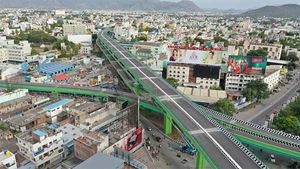 தமிழகத்தின் மிக நீண்ட ஈரடுக்கு மேம்பாலம்.. ஒன்றா, இரண்டா.. சேலம் பாலத்தின் சிறப்பம்சங்களை பாருங்க 