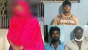 முதலில் இளம் விதவைகள்.. அடுத்து ஏழை பெண்கள்... நிர்வாண படம் எடுத்து.. அதிர வைத்த கொரோனா கைதி!