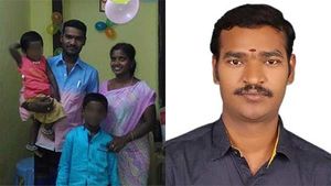 நிர்வாண வீடியோவை காட்டியே.. ஏழை பெண்ணை விபச்சாரத்தில் தள்ளி.. தேனி அதிமுக பிரமுகரின் அட்டகாசம்..கைது