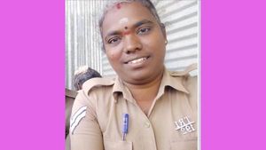  எலி பேஸ்ட்டை சாப்பிட்டு விட்டு.. ஆஸ்பத்திரியில் தானே அட்மிட் ஆன பெண் போலீஸ்.. பரிதாப மரணம்