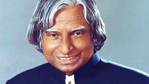 இன்று அப்துல் கலாமின் 5ஆம் ஆண்டு நினைவு தினம் அனுசரிப்பு.. வண்ண விளக்குகளால் ஜொலிக்கும் நினைவிடம் 
