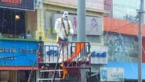 கன்னியாகுமரி அண்ணா சிலையின் பீடத்தில் காவி துண்டு போட்டவர் மனநோயாளி- காவல்துறை 