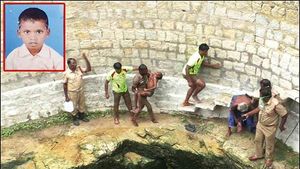  கிணற்றில் விழுந்த மகன்.. வாய் பேச முடியாத தந்தை.. சைகையால் சொல்லி.. தரையில் புரண்டு.. திருச்சி சோகம