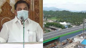 சேலம்-பெங்களூர் நெடுஞ்சாலையில் மேம்பாலம்.. எடப்பாடியார் திறந்து வைத்தார்.. விபத்து குறைய வாய்ப்பு 