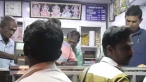 தாத்தாவின் கடை இது.. விடமாட்டேன்.. திருநெல்வேலி இருட்டுக்கடையை மீண்டும் திறந்த பேரன்.. குட் நியூஸ்! 