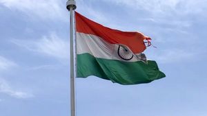  மதுரை ரயில் நிலையத்தில் கிழிந்த நிலையில் பறக்கும் தேசிய கொடி.. நடவடிக்கை எடுக்கப்படுமா? 