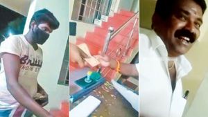 10 சக்கர லாரியா?.. 12 சக்கர லாரியா?.. பண்ணாரி செக் போஸ்ட்டில்.. லஞ்சம் வசூலா.. பரபர புகார்கள்!