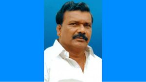 கிருஷ்ணகிரி திமுக எம்.எல்.ஏ. செங்குட்டுவனுக்கு கொரோனா உறுதி - ஓசூர் மருத்துவமனையில் அனுமதி! 