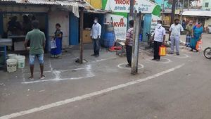ஞாயிறுதானே லாக்டவுன் நாங்க சனிக்கிழமையே கறி வாங்கிட்டோம்ல - விசிலடிக்கும் குக்கர்கள் 
