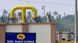 கெயில் பைப்.. 30 அடி உயரத்திற்கு வெளியேறிய காற்று.. ஒன்று கூடிய ஊர் மக்கள்.. நாகையில் என்ன நடந்தது? 