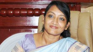 சவாலான கிளைமேட்.. டாக்டர்கள், நர்ஸ்கள் சிறப்பாக பணியாற்றுகிறார்கள்.. நீலகிரி கலெக்டருடன் நேர்காணல் 