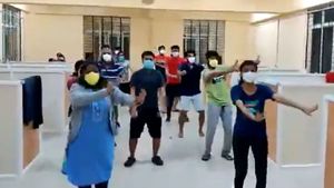 பெல்லாரி:  மன அழுத்தம் போக உற்சாக நடனமாடிய கொரேனா நோயாளிகள் - வைரல் வீடியோ 
