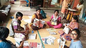 மன வளர்ச்சி குன்றியோர் வாழ்வில் ஒளியேற்றிய நிஹாரிகா - டயானா விருது கொடுத்த இங்கிலாந்து 