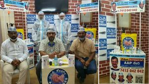 கொரோனா பரவலை சமாளிக்க திணறும் கர்நாடக அரசு.. களமிறங்கிய ஆம் ஆத்மி.. மக்களுக்கு உதவும் 'ஆப் கேர்' 