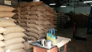 பிரதமரின் கிசான் திட்டத்தில் முறைகேடு.. இரு வேளாண் துறை இயக்குநர்கள் உள்பட 13 பேர் சஸ்பெண்ட் 