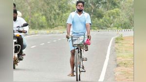 விபத்தில் காலை இழந்தவர்... 165 கி.மீ. ஒற்றைக் காலில் சைக்கிள் பயணம்... தஞ்சை டூ மதுரை 10 மணி நேரம் 