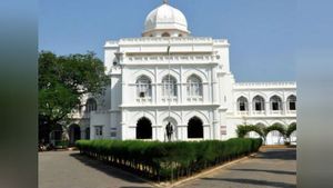 காந்தியின் நினைவுகளை தாங்கி நிற்கும் மதுரை காந்தி மியூசியம் - மறக்காம போய் பார்த்துட்டு வாங்க 