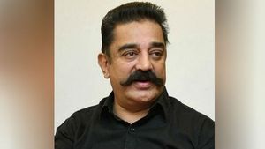 சாதிப் பிணி ஒழிய.. நம் குரல்கள் ஒன்றுபட வேண்டும்.. ஆத்துப்பாக்கம் சம்பவம் குறித்து கமல் 
