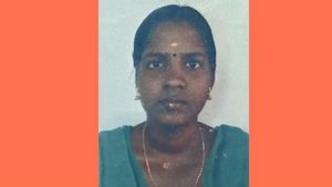இரு குழந்தைகளை தவிக்க விட்டு தாய் தற்கொலை.. ஸ்ரீபெரும்புதூரில் அதிர்ச்சி.. காரணம் என்ன? 