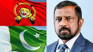 யாழ்ப்பாணம் விடுதலைப் புலிகள் வசமாவதைத் தடுக்க உதவியது பாக்.:இலங்கை வெளியுறவு செயலர் ஜயநாத் கொலம்பகே