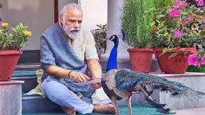 மயிலுடன் பிரதமர் மோடி...அரசியலானது பீகாரில்...போர்கொடி உயர்த்தியது லாலு கட்சி!! 