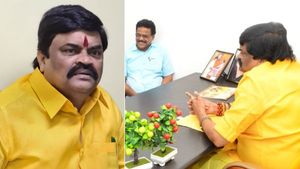 திடீரென மஞ்சள் நிற டிரஸ்ஸுக்கு மாறிய ராஜேந்திர பாலாஜி..  கலர் மாற என்ன பின்னணி? 
