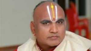  திருப்பதி ஏழுமலையான் கோயிலின் பிரதான அர்ச்சகர் சீனிவாச ஆச்சார்யலு கொரோனாவுக்கு பலி 